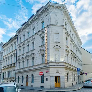 Szálloda Koruna ***